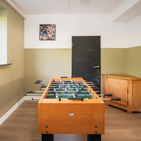 Alte Schule Deifeld 20- 24 Personen بيت للعطل ميدهباخ