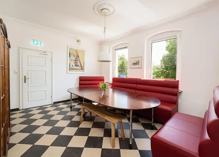 Hébergement de vacances Alte Schule Deifeld 20- 24 Personen *